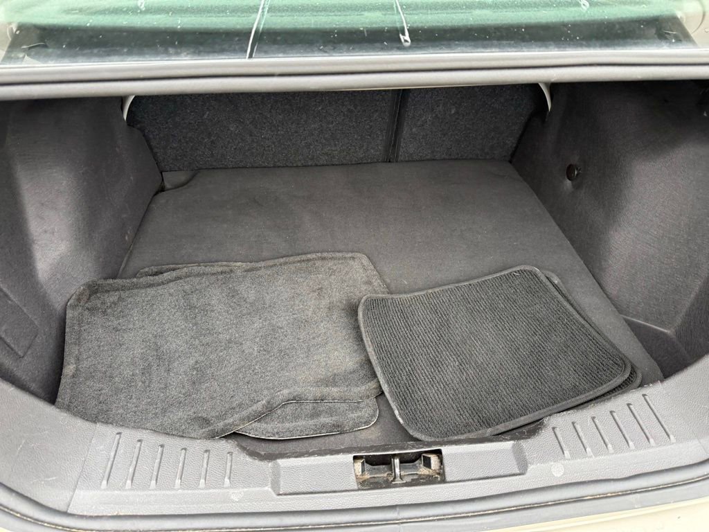 Certified 2018 Ford Focus SE FWD image 18