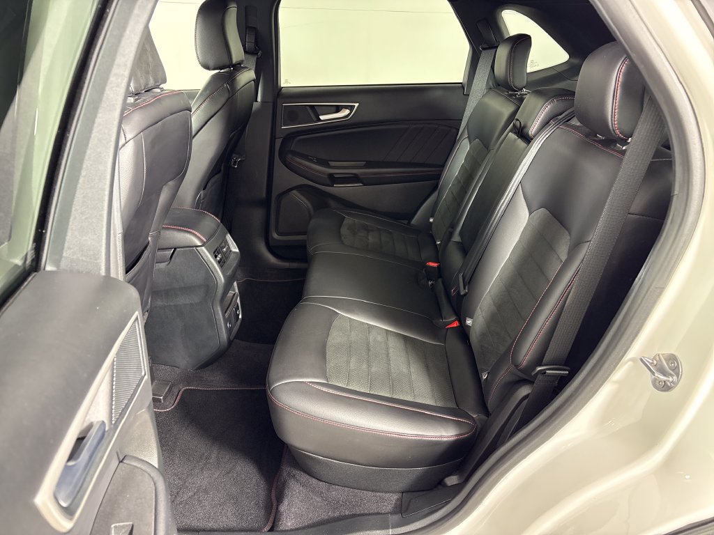 Certified 2024 Ford Edge ST-Line AWD/4WD image 31