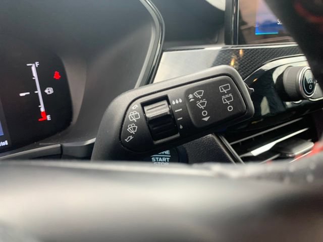 Certified 2025 Ford Escape ST-Line Select AWD/4WD image 29