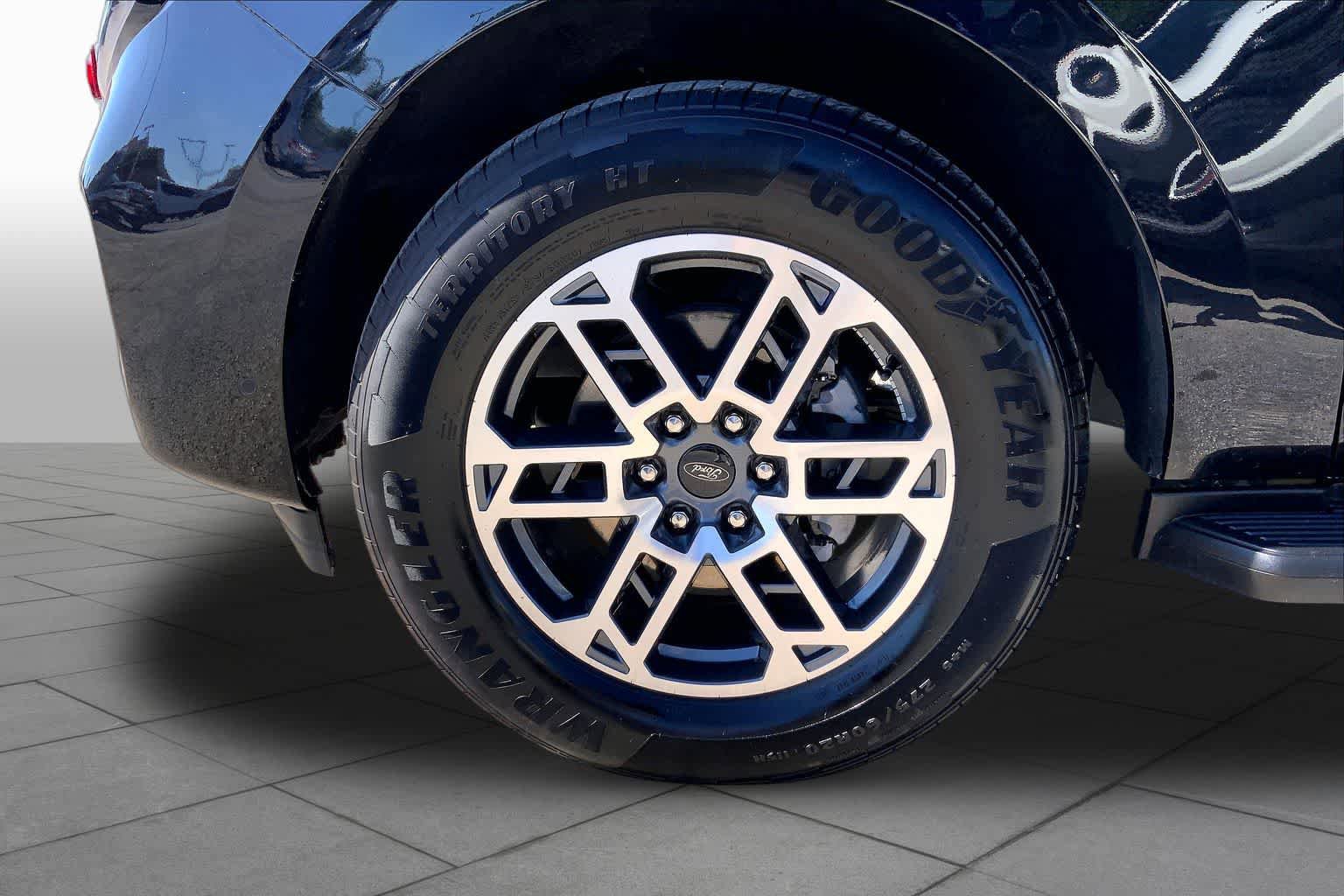 Certified 2025 Ford Expedition Active RWD image 11