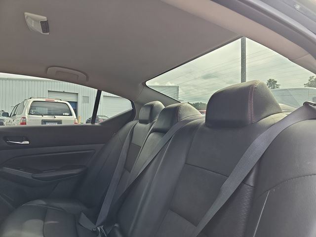 Used 2021 Nissan Altima 2.5 SR FWD image 14