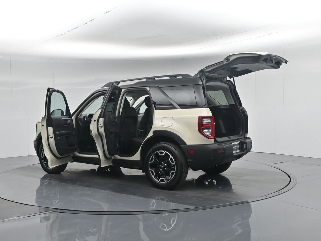 Certified 2025 Ford Bronco Sport Outer Banks w/ Outer Banks Tech Package+ AWD/4WD image 37