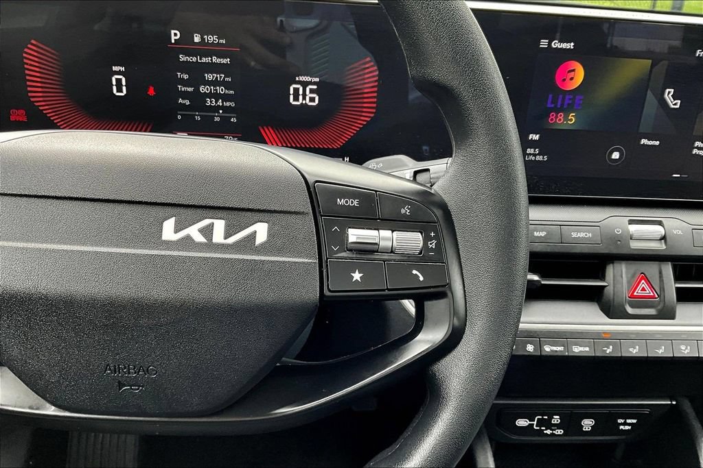 Used 2025 Kia K4 FWD image 13
