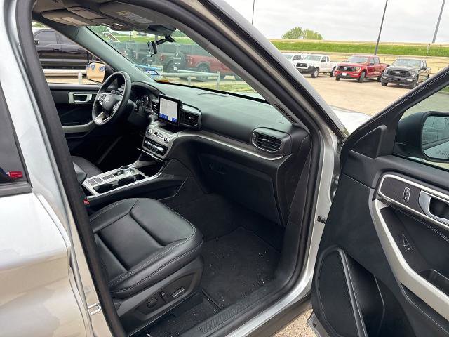 Certified 2023 Ford Explorer XLT w/ Equipment Group 202A image 15