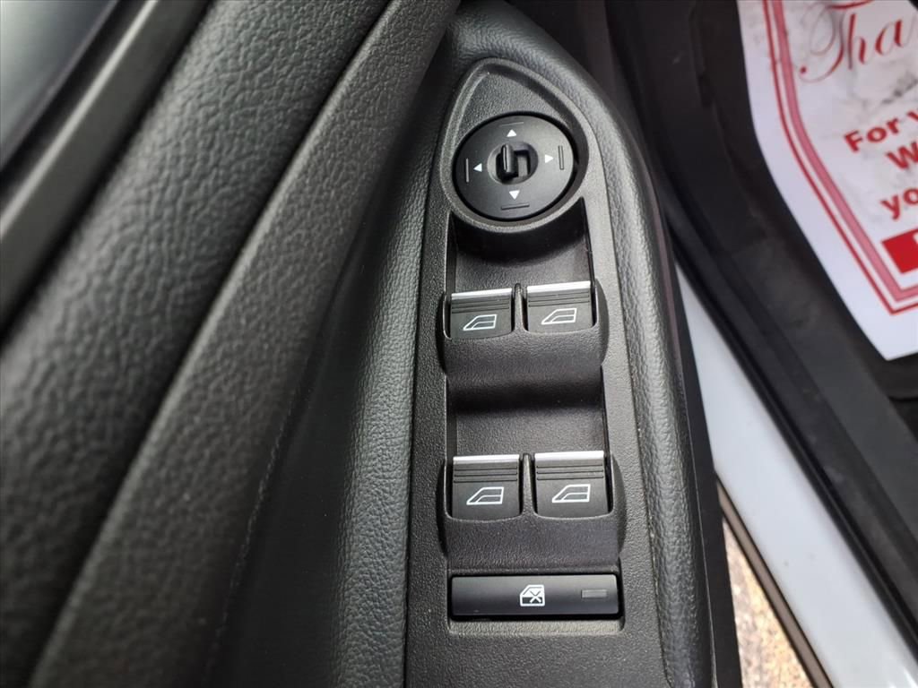 Certified 2019 Ford Escape SE image 17