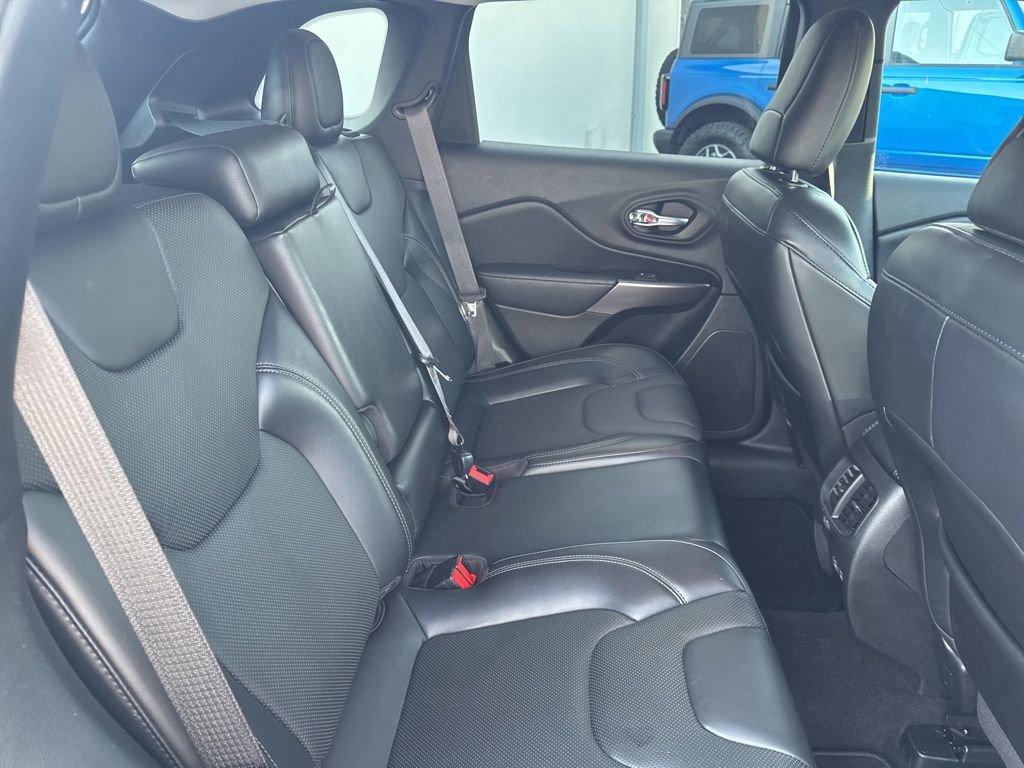Used 2021 Jeep Cherokee Latitude Lux FWD image 40
