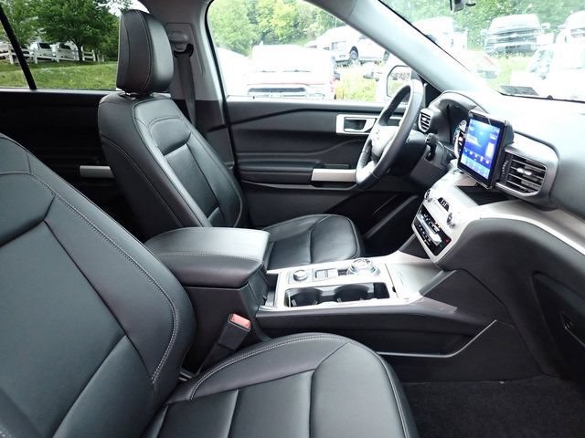 Certified 2023 Ford Explorer XLT w/ Equipment Group 202A AWD/4WD image 11