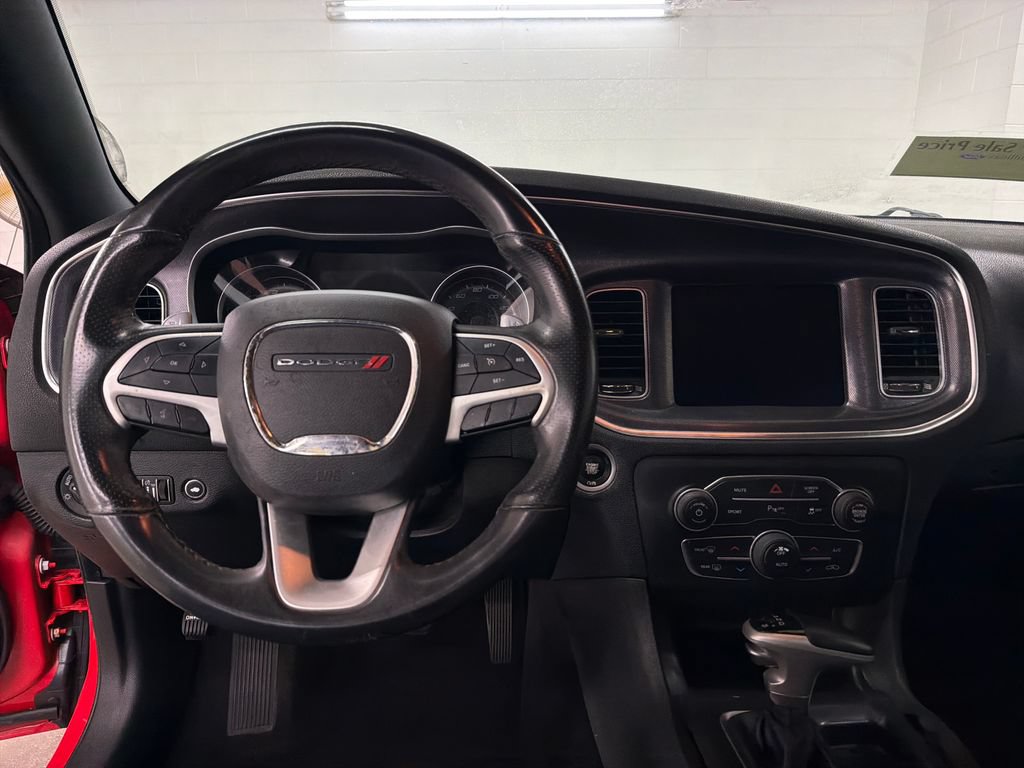 Used 2018 Dodge Charger R/T RWD image 9