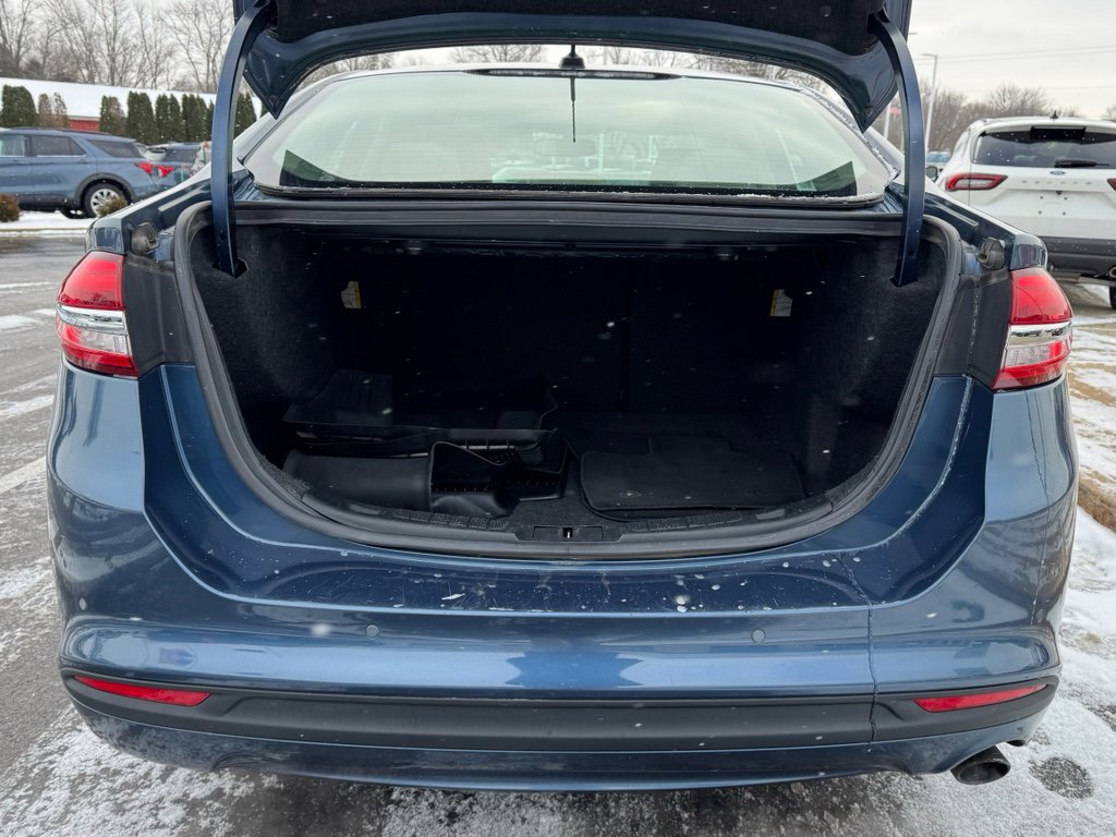 Certified 2018 Ford Fusion SE w/ Fusion SE Technology Package image 10