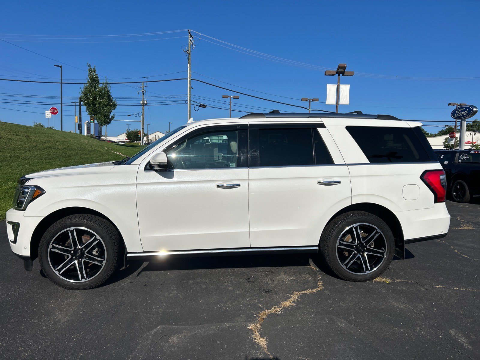 Certified 2021 Ford Expedition Limited AWD/4WD image 5