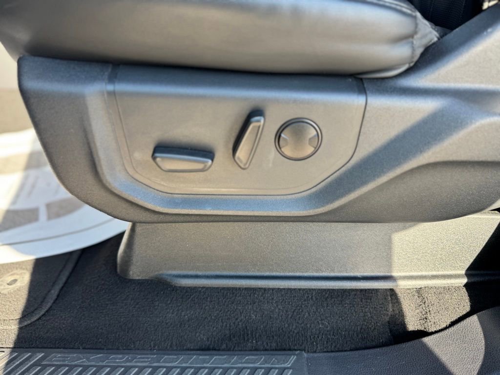 Certified 2024 Ford Expedition XLT image 13