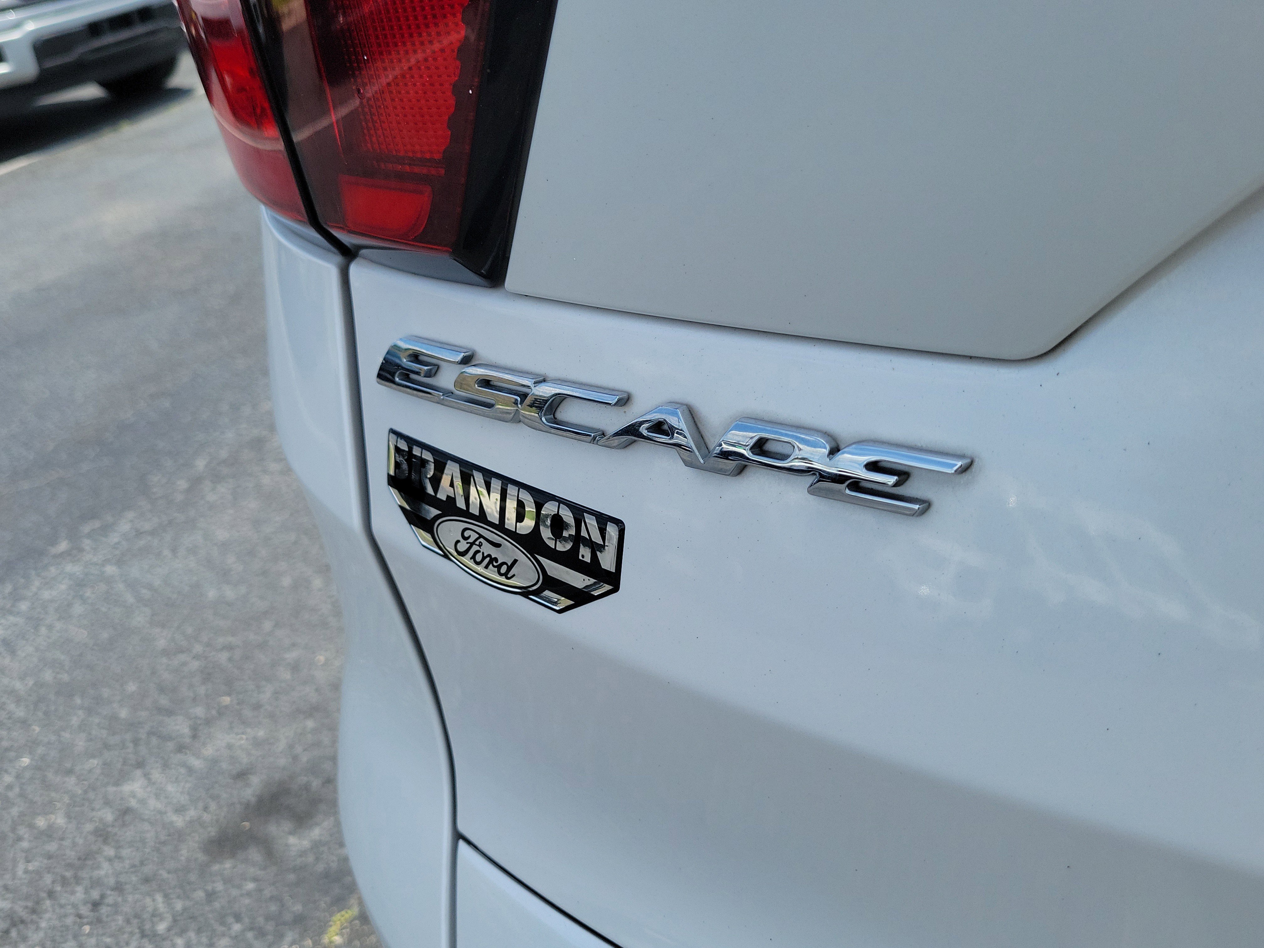 Certified 2019 Ford Escape SEL FWD image 10