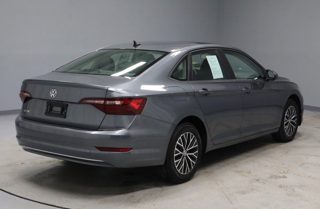 Used 2021 Volkswagen Jetta SE w/ SE Cold Weather Package image 5