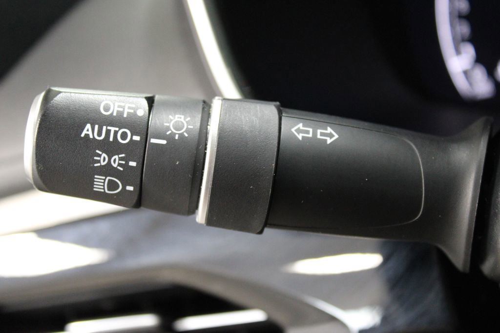 Used 2023 Acura MDX SH-AWD w/ Technology Package image 46