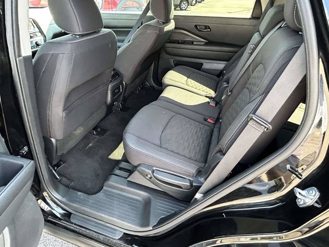 Used 2025 Nissan Pathfinder SV AWD/4WD image 21