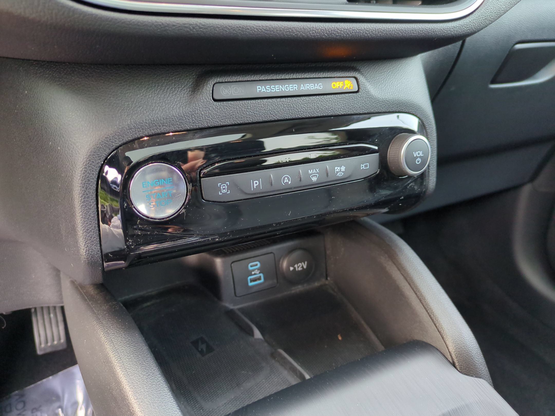 Certified 2023 Ford Escape Platinum AWD/4WD image 27