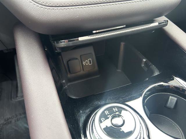 Certified 2025 Ford Explorer Platinum w/ LUX Leather Package image 33