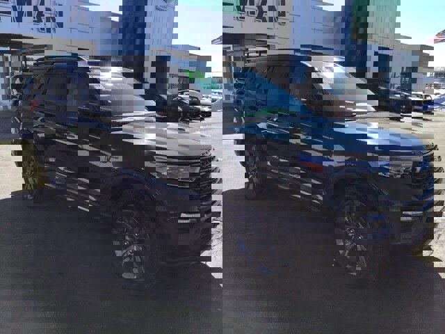 Certified 2023 Ford Explorer XLT w/ Equipment Group 202A image 6