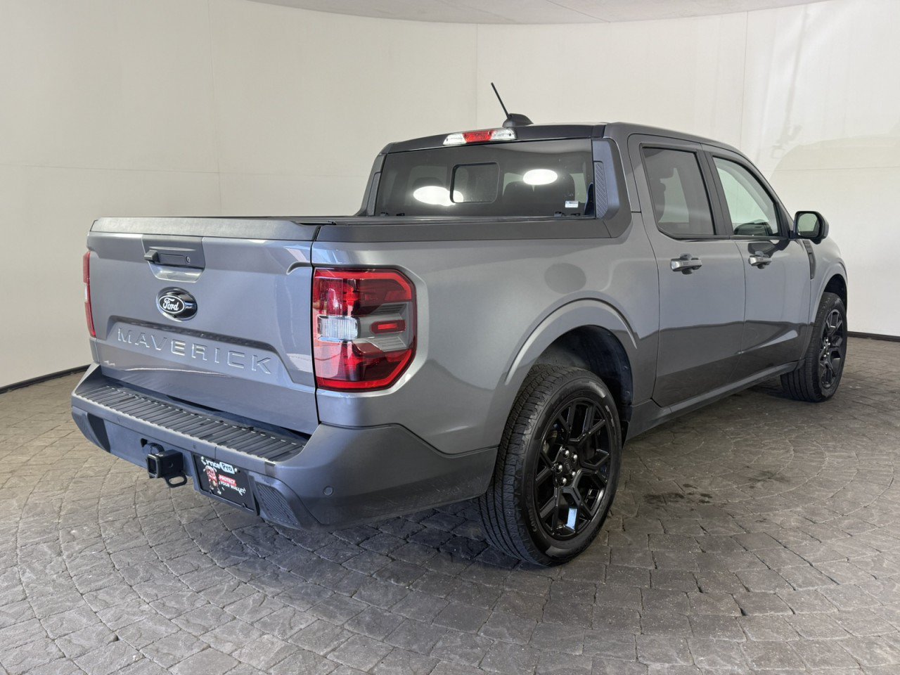 Certified 2025 Ford Maverick Lariat w/ Black Appearance Package AWD/4WD image 9