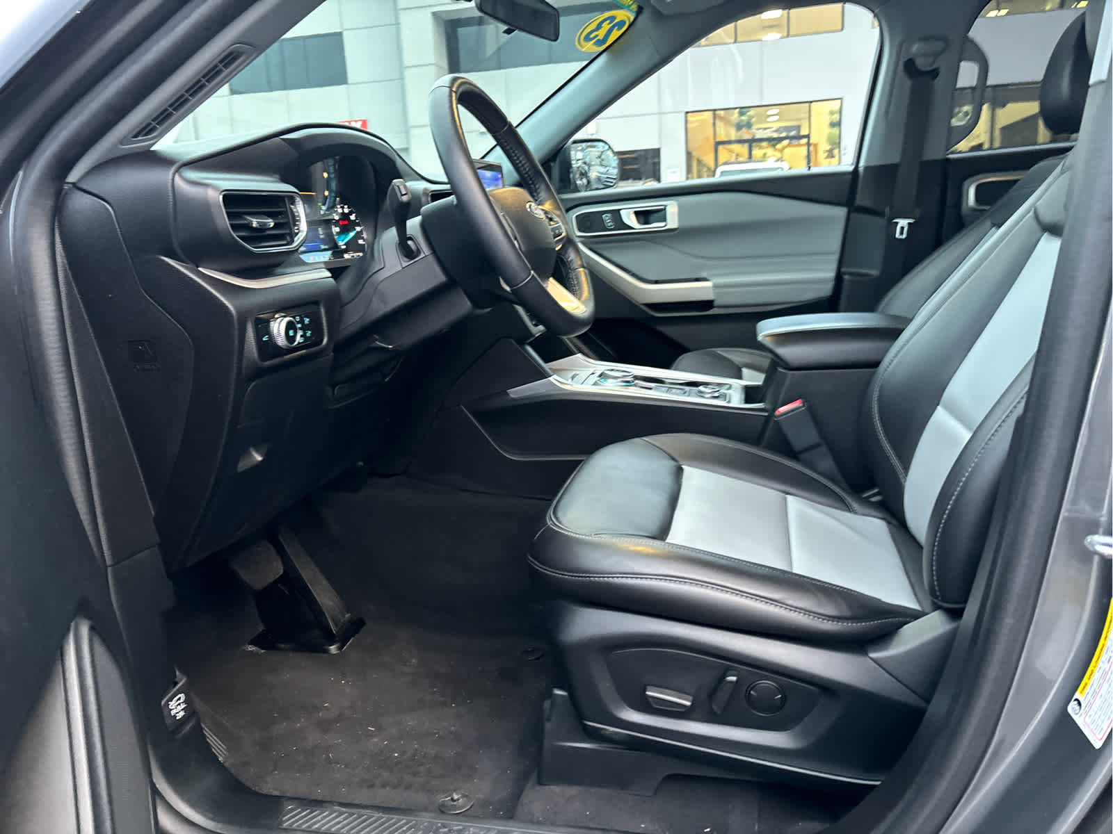 Certified 2023 Ford Explorer XLT w/ Equipment Group 202A image 12