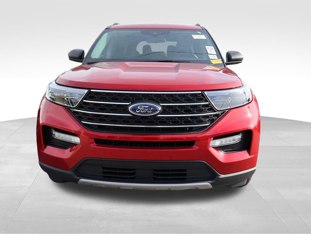 Certified 2022 Ford Explorer XLT w/ Equipment Group 202A AWD/4WD image 6