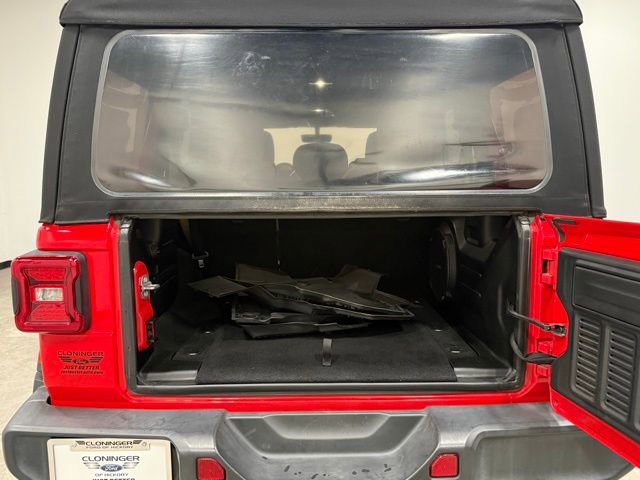 Used 2018 Jeep Wrangler Unlimited Sahara image 37