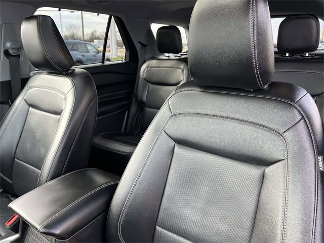 Certified 2022 Ford Explorer Limited w/ Equipment Group 301A image 23