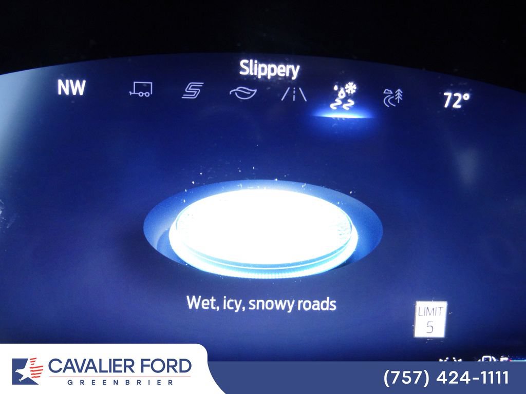 Certified 2025 Ford Explorer ST-Line AWD/4WD image 38