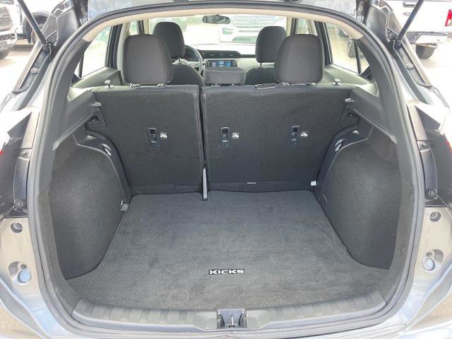 Used 2021 Nissan Kicks SV image 20