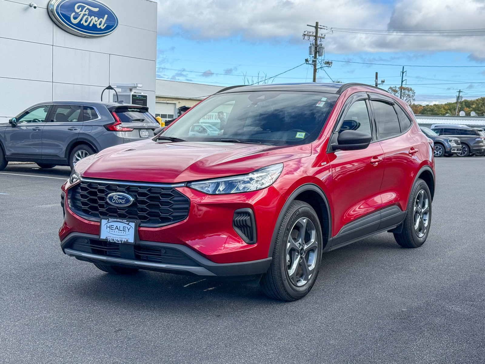 Certified 2025 Ford Escape ST-Line w/ Tech Pack #1 AWD/4WD image 4