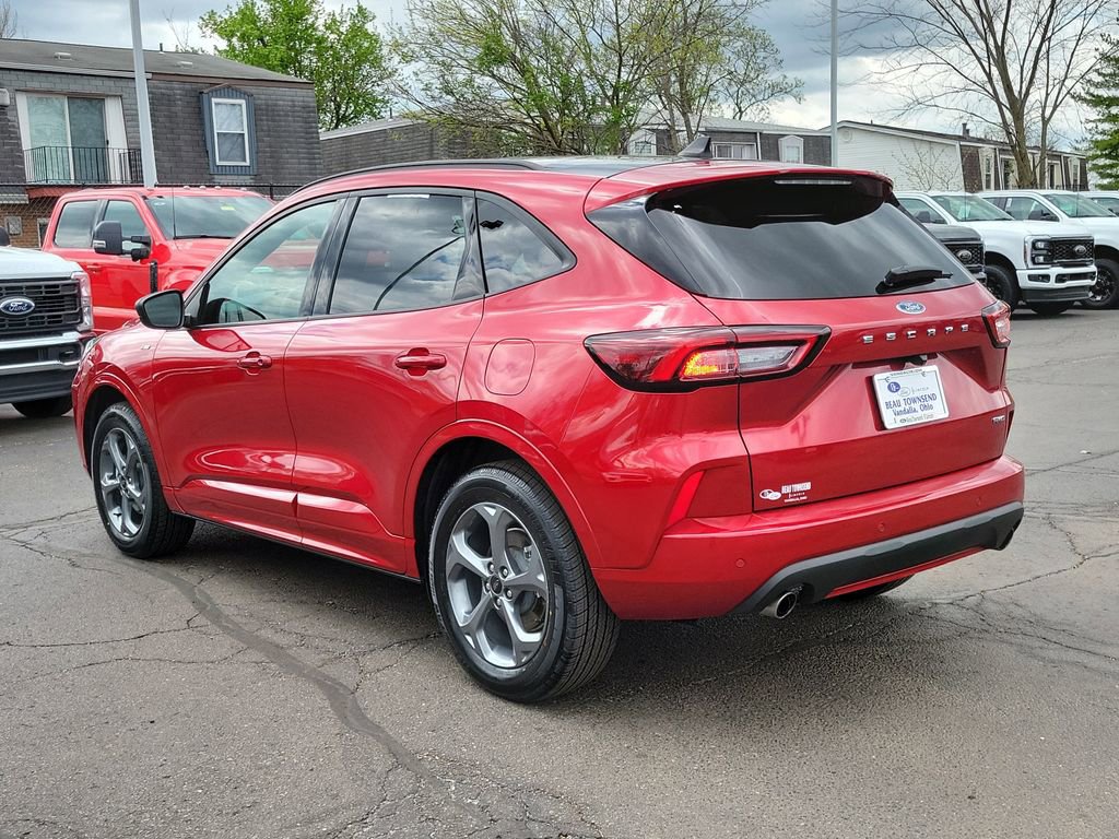 Certified 2023 Ford Escape ST-Line w/ Tech Pack #1 AWD/4WD image 3