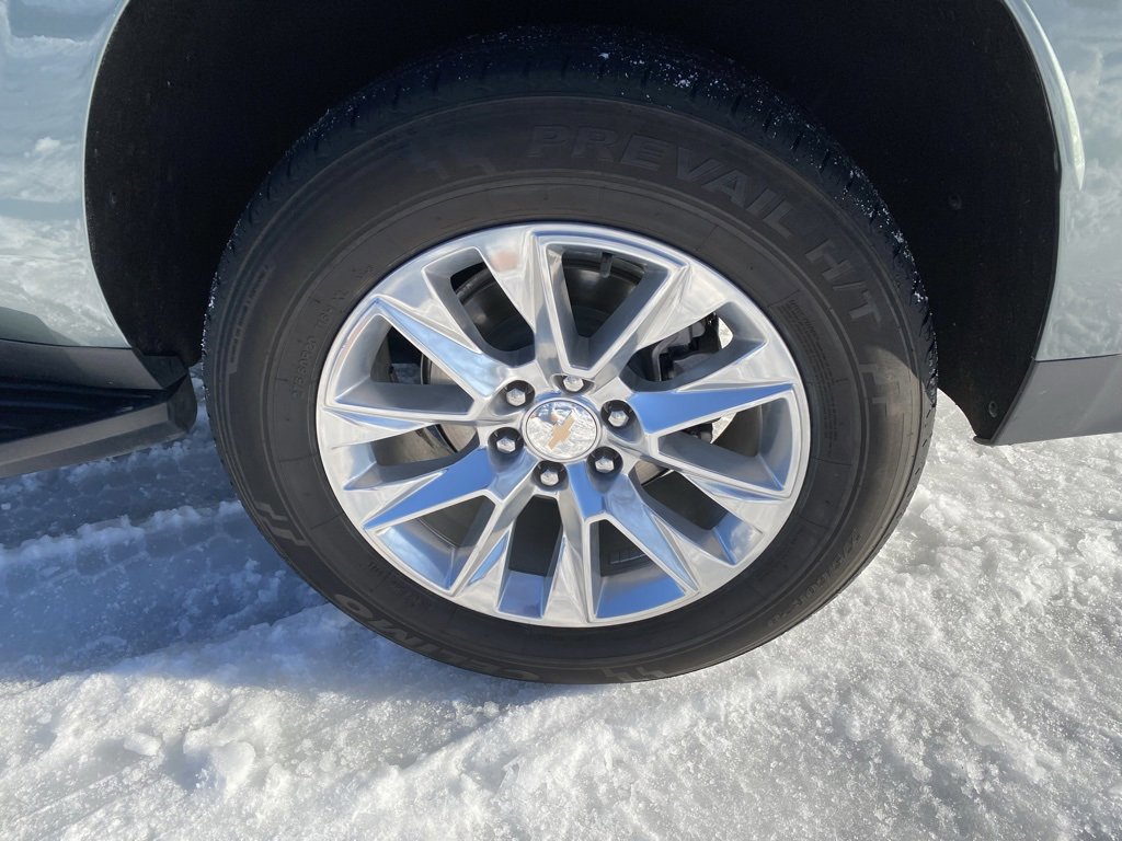 Used 2024 Chevrolet Suburban Premier image 31