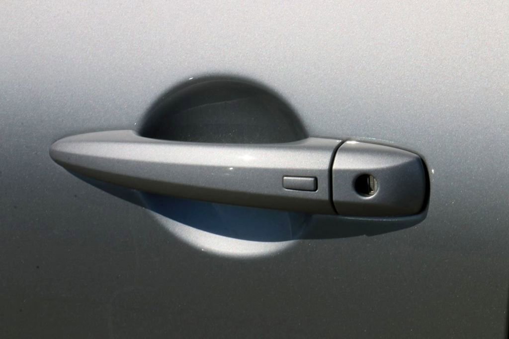 Used 2025 Nissan Pathfinder SV image 10