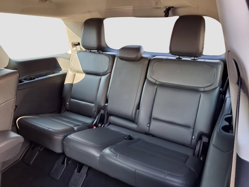 Certified 2025 Ford Expedition Active AWD/4WD image 31
