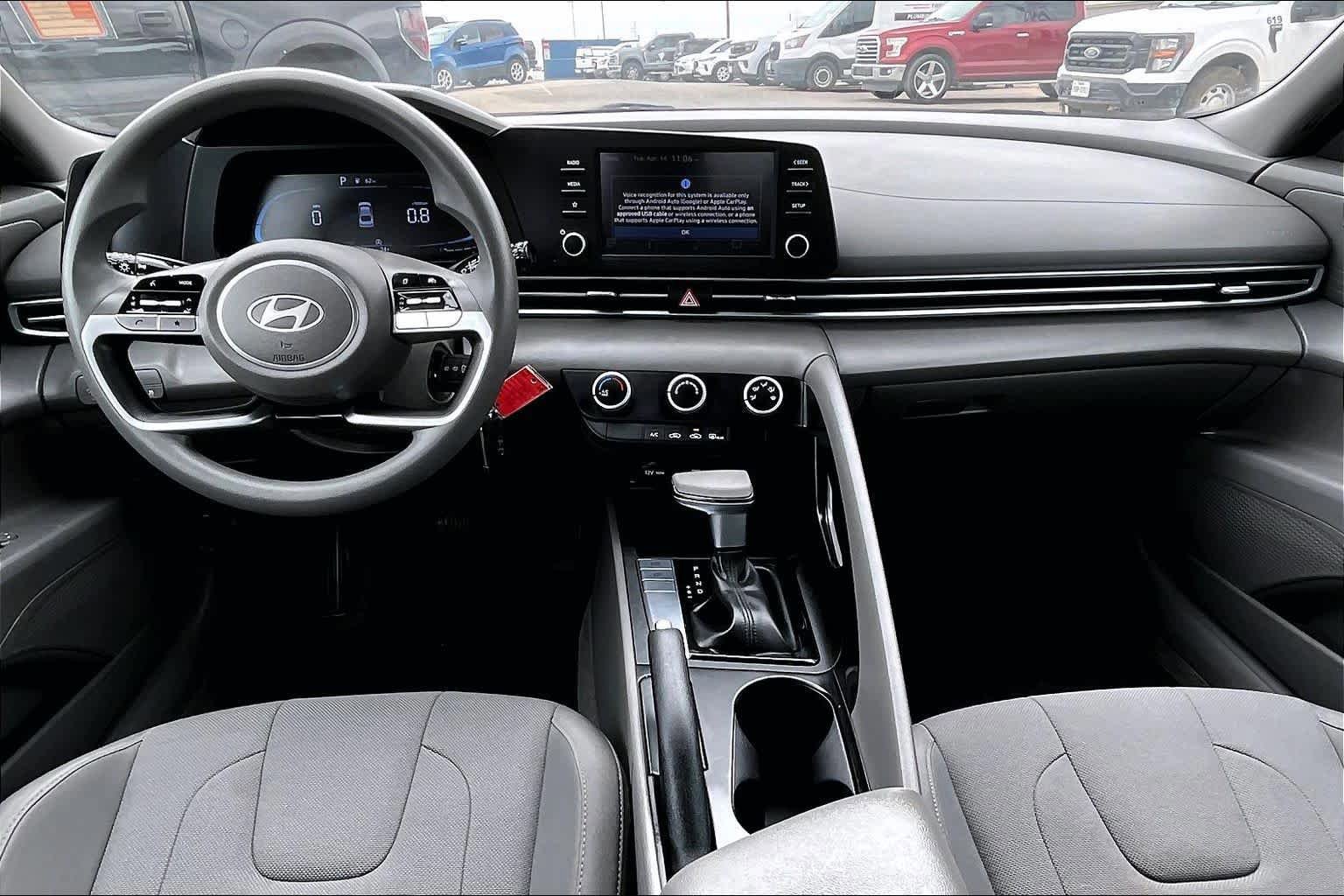 Used 2024 Hyundai Elantra SE FWD image 14