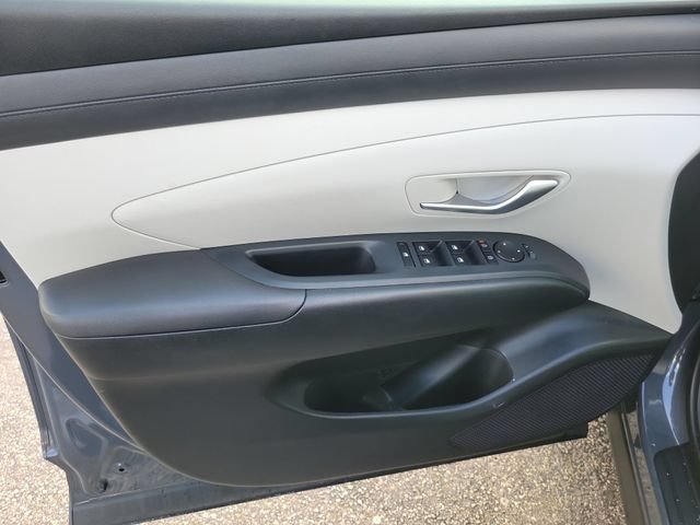 Used 2025 Hyundai Tucson SE FWD image 15