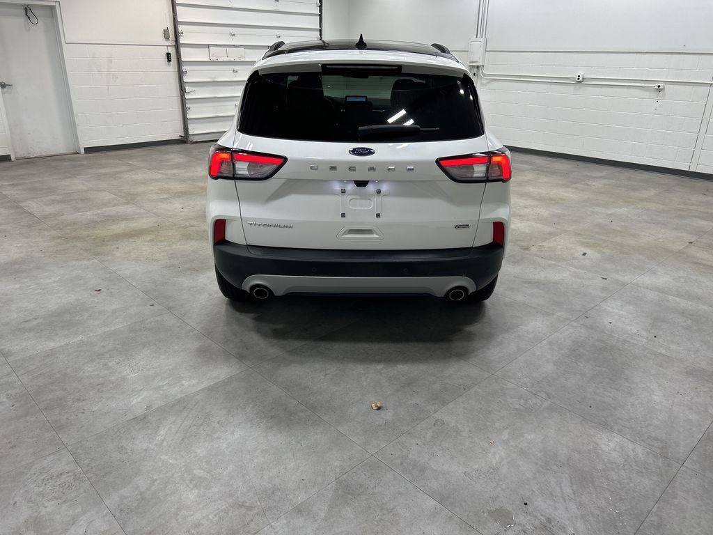Certified 2022 Ford Escape Titanium image 8