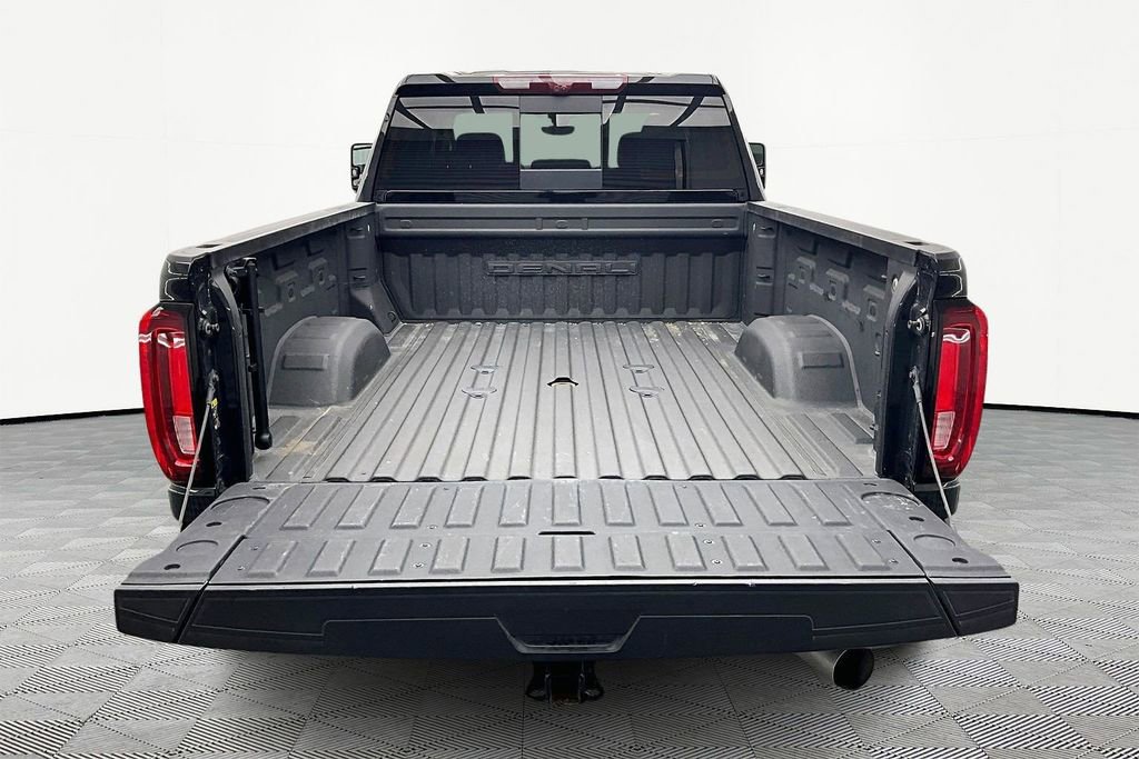Used 2021 GMC Sierra 2500 Denali w/ Denali Black Diamond Edition image 18