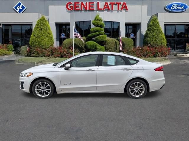Certified 2019 Ford Fusion SE image 2