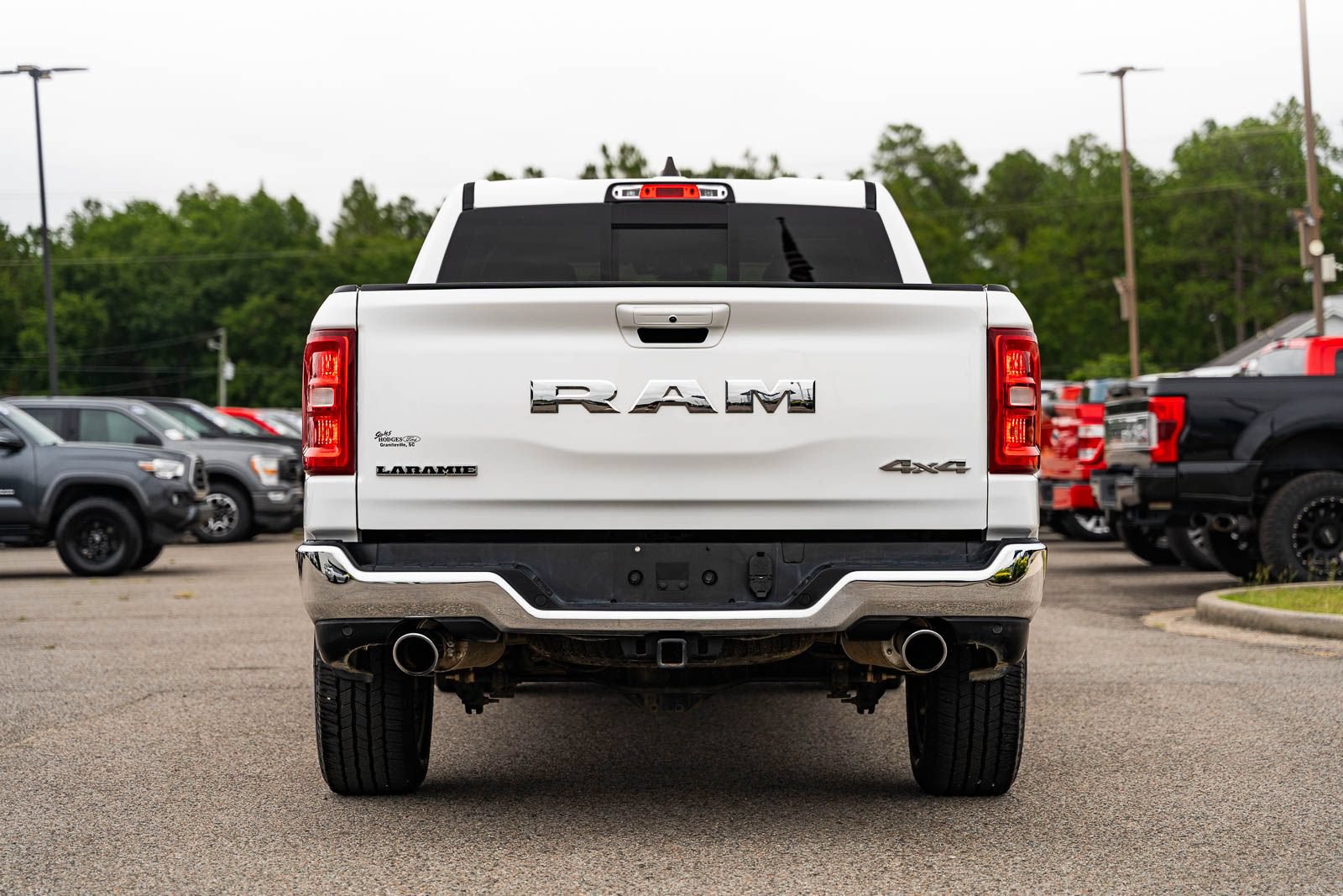 Used 2025 RAM 1500 Laramie AWD/4WD image 6