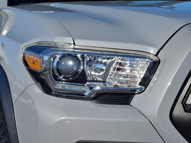 Used 2019 Toyota Tacoma TRD Off-Road AWD/4WD image 9