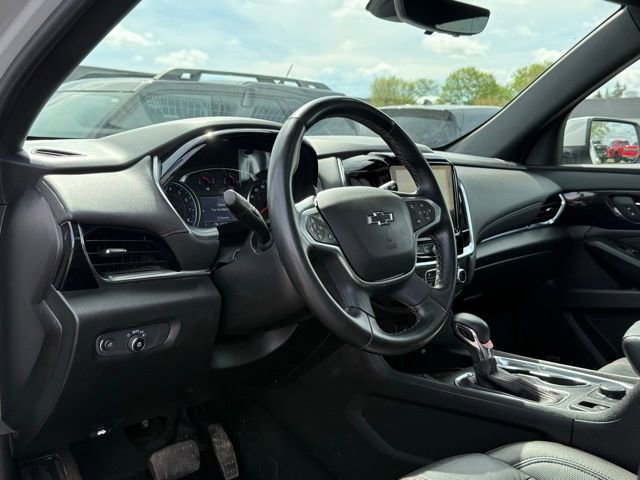 Used 2023 Chevrolet Traverse RS w/ LPO, Floor Liner Package AWD/4WD image 16