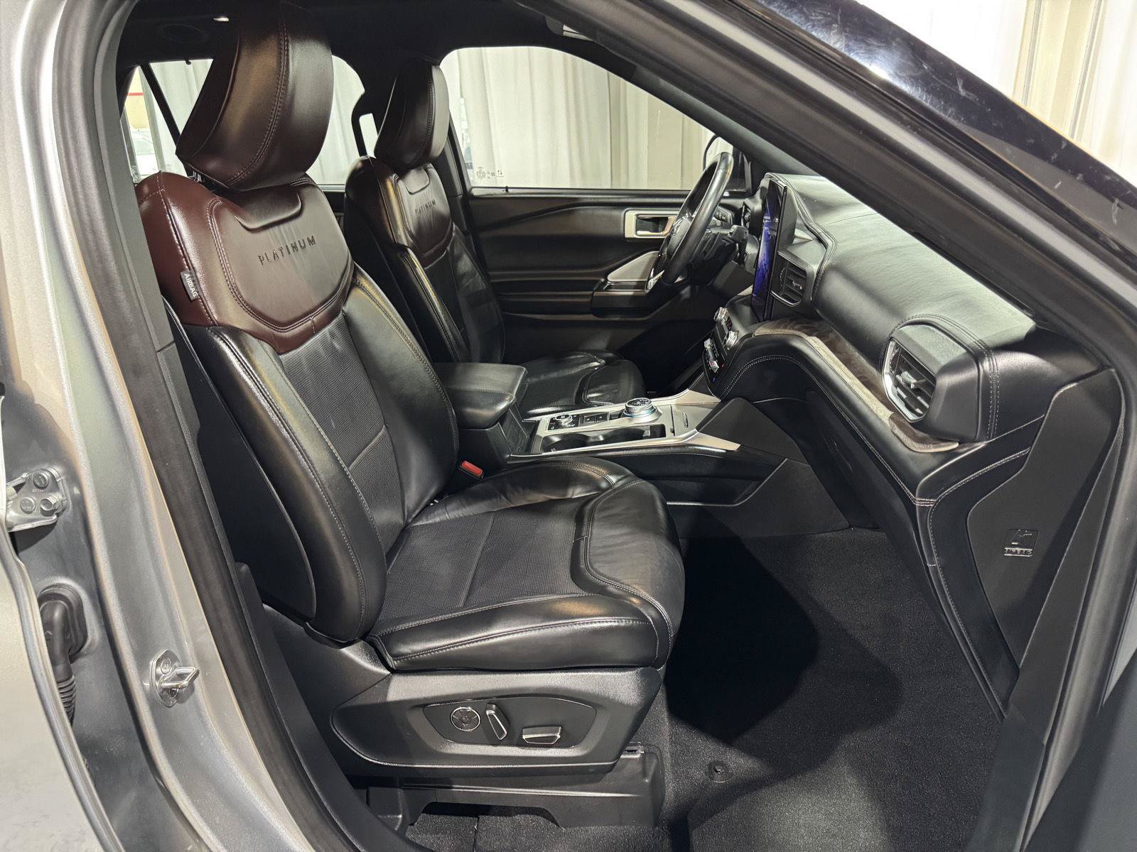 Certified 2020 Ford Explorer Platinum w/ Premium Technology Package AWD/4WD image 22