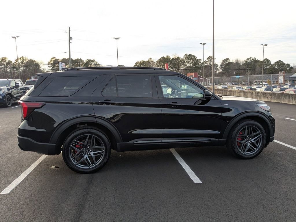 Certified 2025 Ford Explorer ST-Line w/ Premium Package image 7