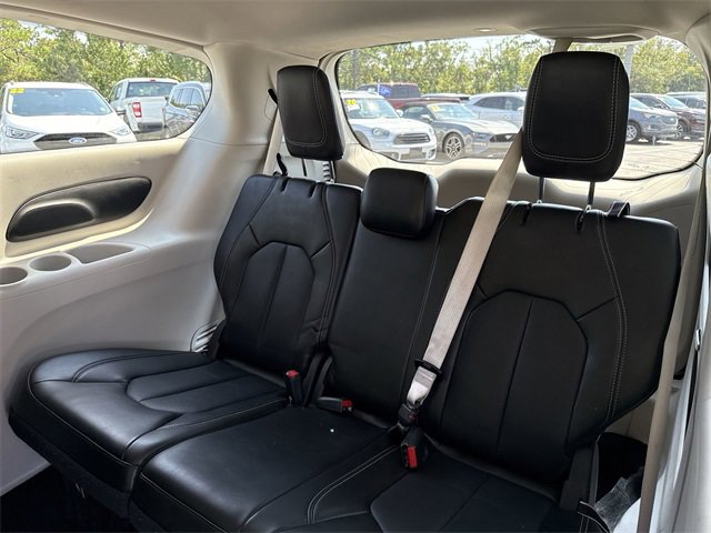 Used 2024 Chrysler Pacifica Touring-L image 21