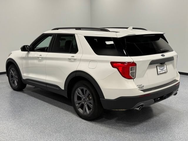 Certified 2023 Ford Explorer XLT w/ Equipment Group 202A RWD image 9