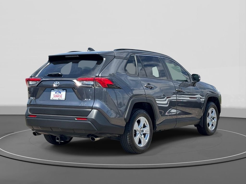 Used 2019 Toyota RAV4 XLE FWD image 5