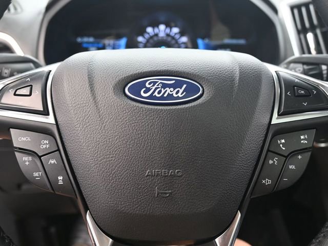 Certified 2022 Ford Edge Titanium AWD/4WD image 9