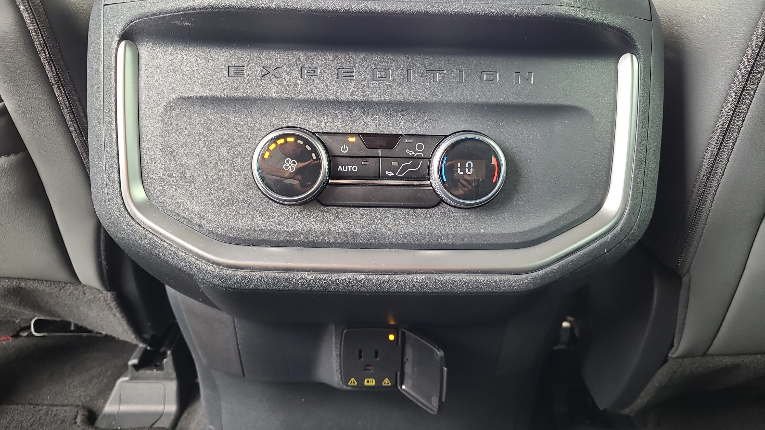 Certified 2025 Ford Expedition Active AWD/4WD image 16