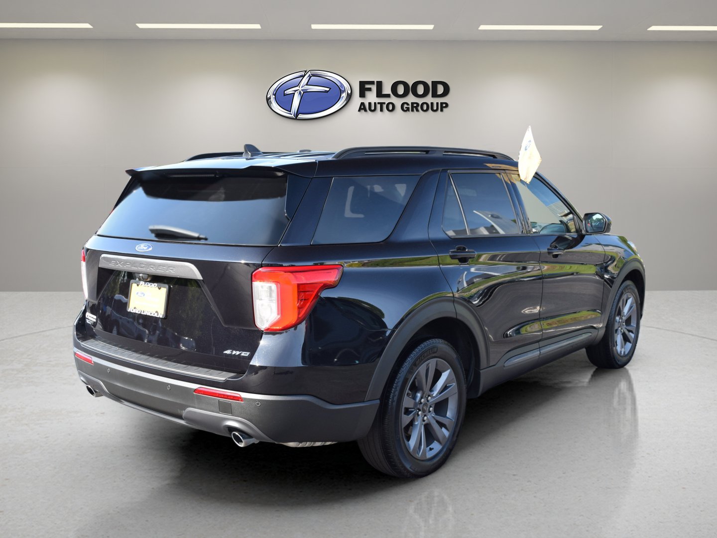 Certified 2022 Ford Explorer XLT w/ Equipment Group 202A AWD/4WD image 4